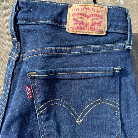 Levi’s Classic Straight Fit Women’s
Jeans | Size 6s W28 L28 - Picture 8 of 11